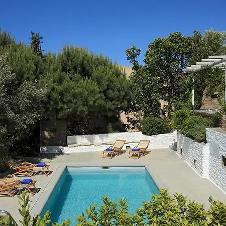 Kea Village & Aparthotel Ioulis