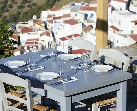 Kea Village & Aparthotel Ioulis