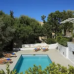 מלון דירות Kea Village & 4*
